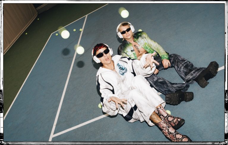 Watch CA7RIEL & Paco Amoroso’s stunning ‘On Tape’ live performance of ‘EL DÍA DEL AMIGO’ from ‘Bose x NME: C25’ mixtape