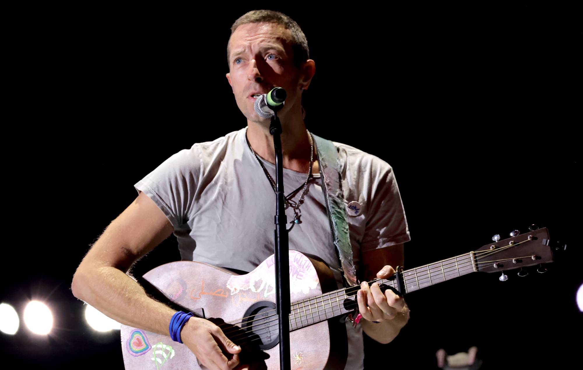 Coldplay ask fans to “send love” to Charlie Kirk’s family at Wembley gig