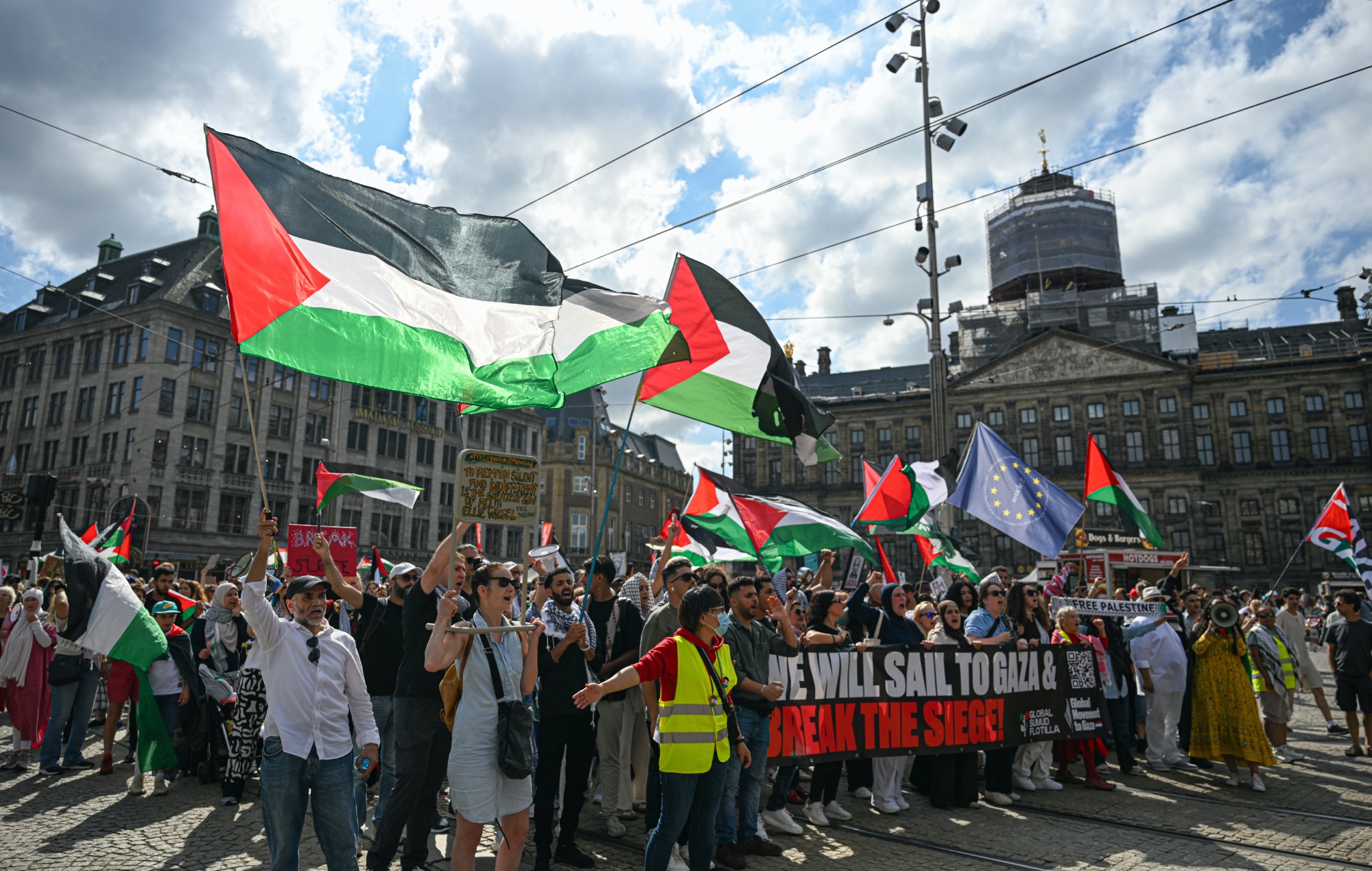 Dutch independent radio stations announce 15-hour broadcast in to raise money for Palestine