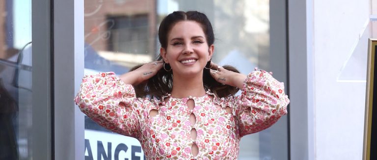 Lana Del Rey Sang With A Local Band After Hearing Them Covering One Of Her Songs