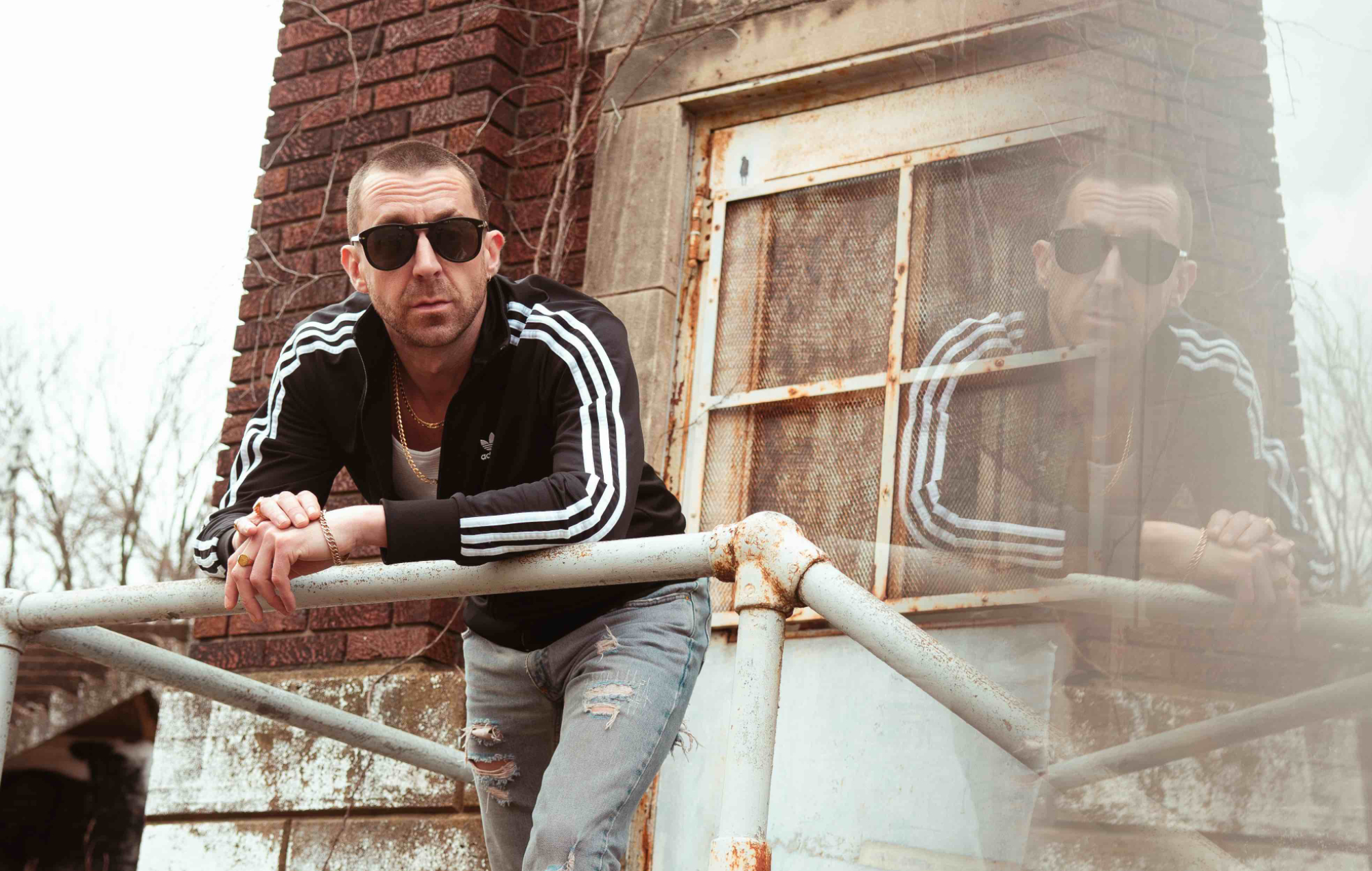 Miles Kane shares “rock n’ roll creeper” new single ‘Without You’