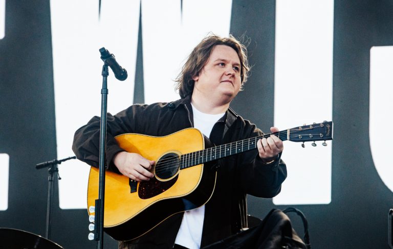 Lewis Capaldi says there’s a “higher bar” on live performances from female artists: “They get picked apart”