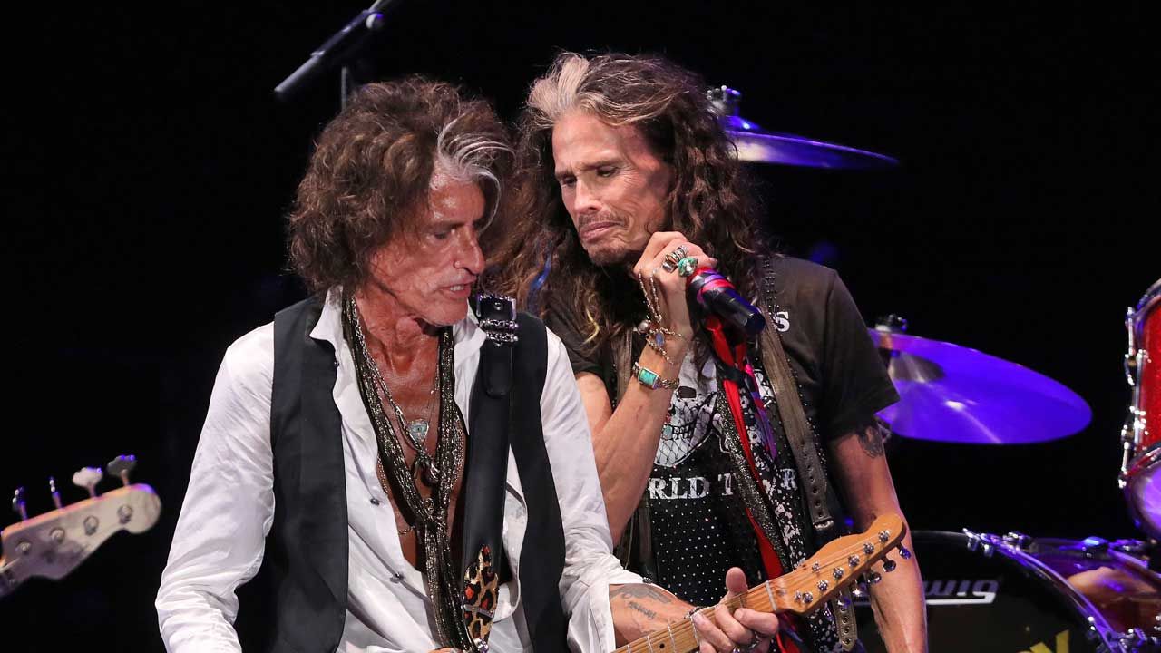 Watch Slash and Steven Tyler guest with the Joe Perry Project in Hollywood