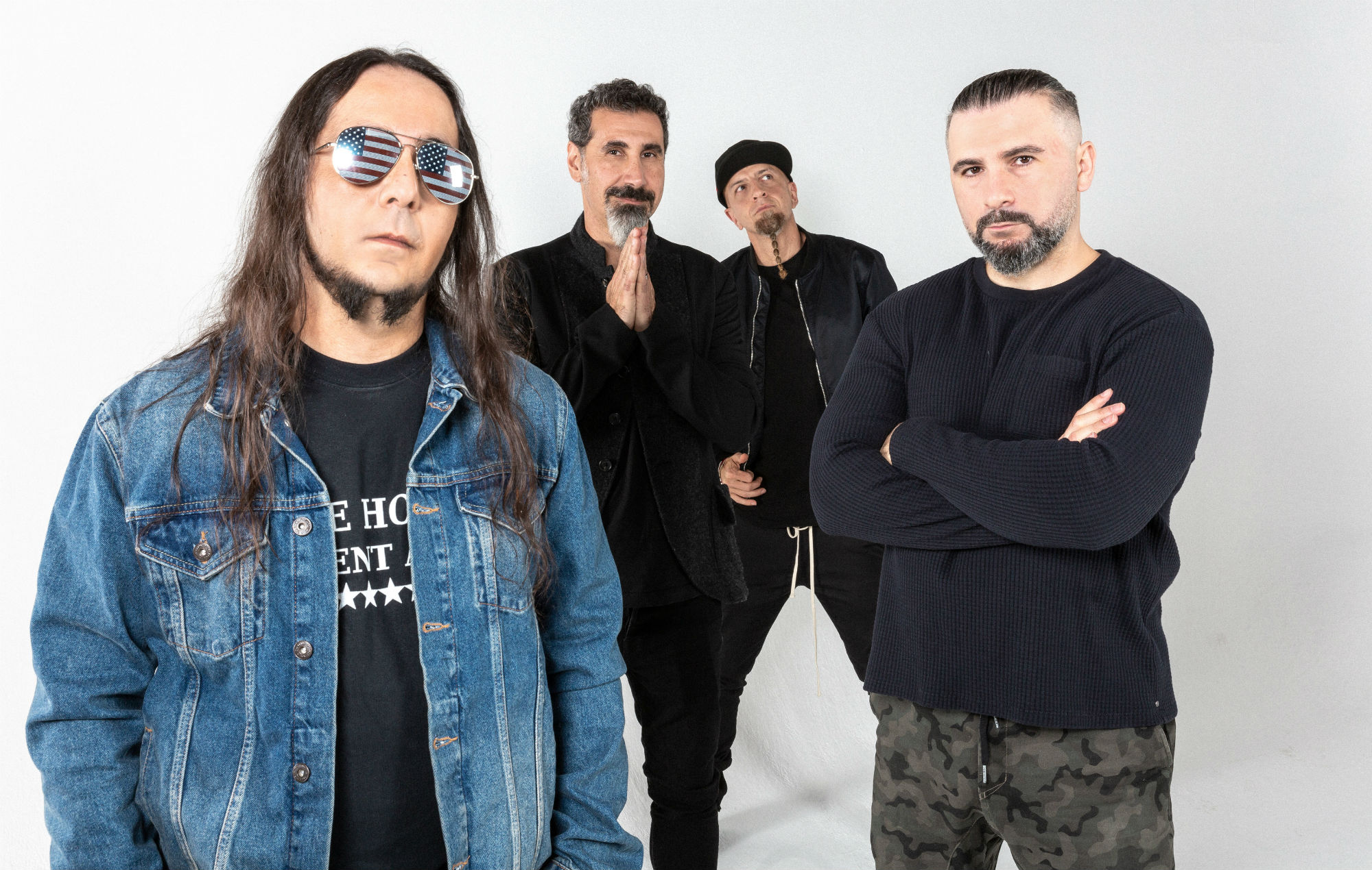 Watch Daron Malakian join System Of A Down tribute band for spontaneous cover of ‘Cigaro’ in Chicago