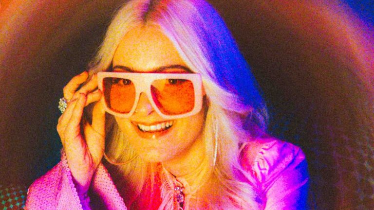 “I wanted to make a song I felt like a lot of women can relate to”: Scene Queen drops new single Platform Shoes one day before start of European tour