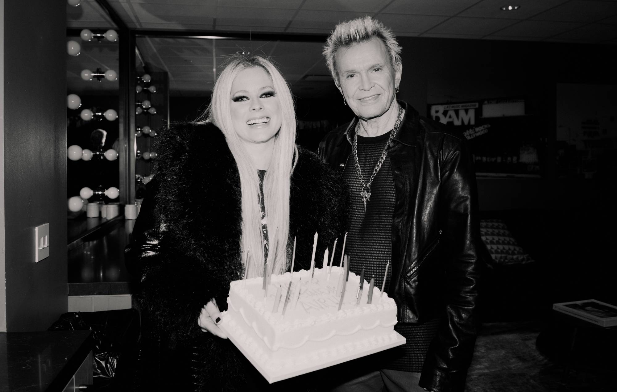 Avril Lavigne celebrates birthday by performing ’77’ with Billy Idol and launching her own wine