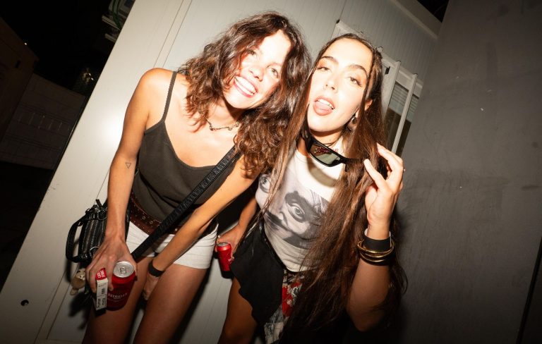 Listen to Hinds’ dreamy indie cover of Charli XCX’s ‘Girl, So Confusing’: “Everything about this song resonates with us”