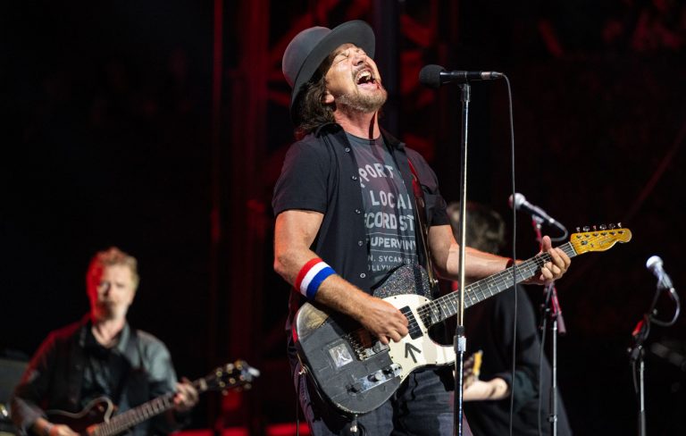 Eddie Vedder plays cover heavy set at Ohana Festival, takes on tracks by George Harrison, Led Zeppelin, The Who and more