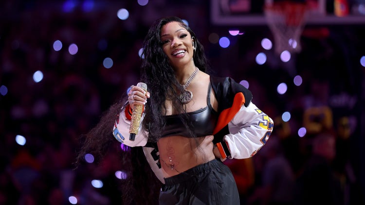 GloRilla Asks Judge To Toss “Natural, No BBL” Lawsuit, Attorneys Say Phrase Is “Too Common”