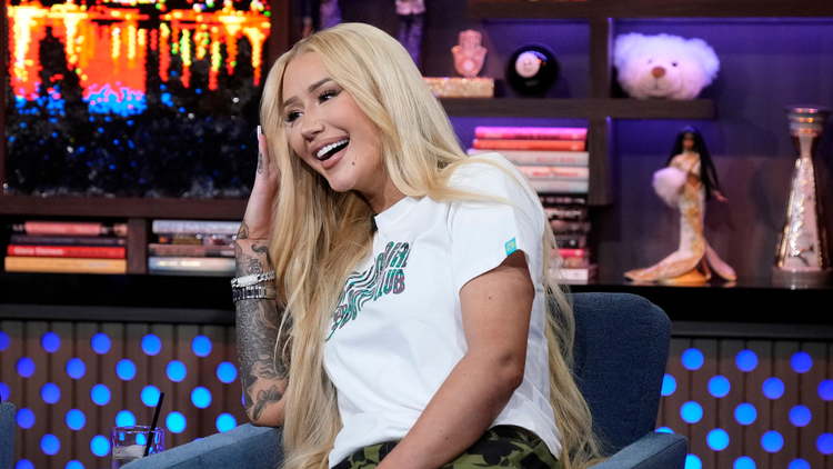 Iggy Azalea and N3on Team Up To Co-Own Crypto Casino MOTHERLAND