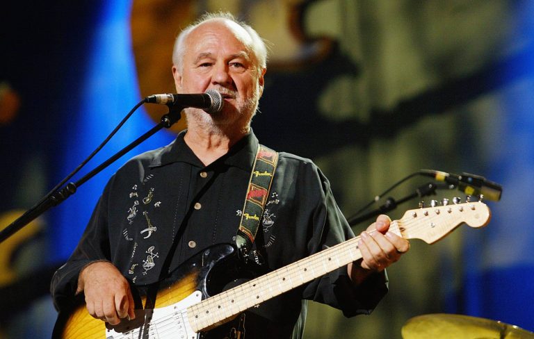 Sonny Curtis, Buddy Holly collaborator and ‘I Fought The Law’ songwriter, dies aged 88