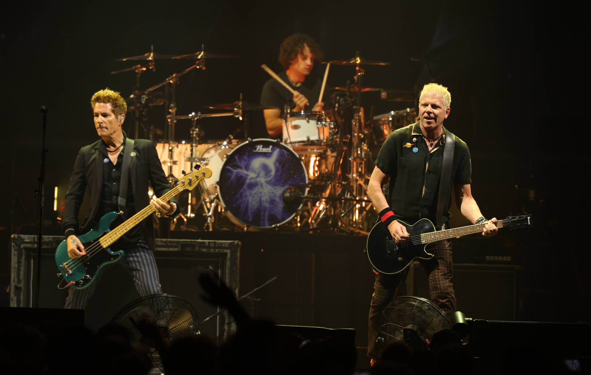 Watch The Offspring reunite with ‘Pretty Fly (For A White Guy)’ video star at LA gig