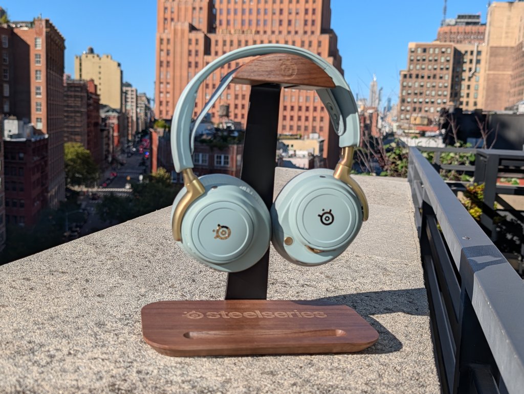 Here’s Why SteelSeries’ Arctis Nova Elite Will Cost You $599