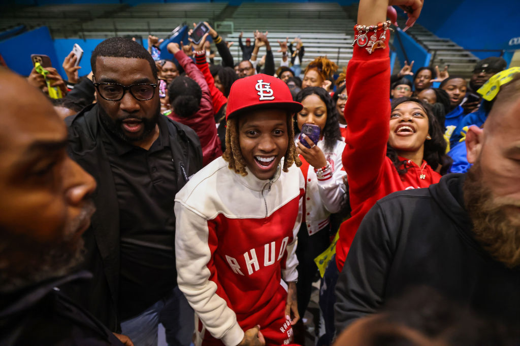 Lil Durk Allegedly Had Apple Watch With Celluar Service In Jail