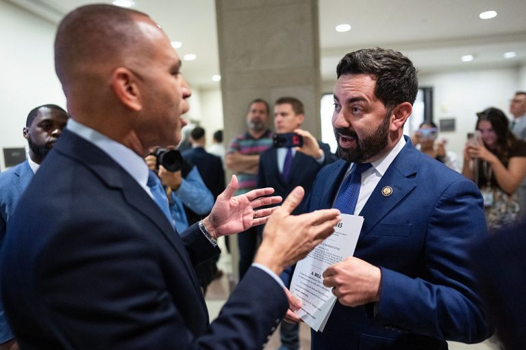 Hakeem Jeffries Tells Mike Lawler To “Keep His Mouth Shut” During Tense Confrontation