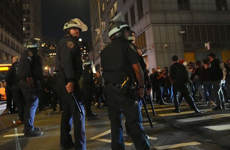 ICE Raids Canal Street In Manhattan, New Yorkers Push Back