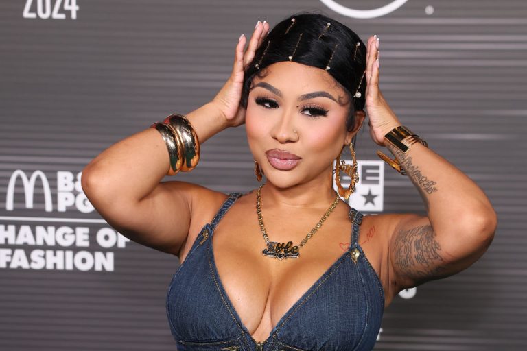 Ari Fletcher Wonders Why Grown Folks Attend Homecoming, Social Media Takes Her To School