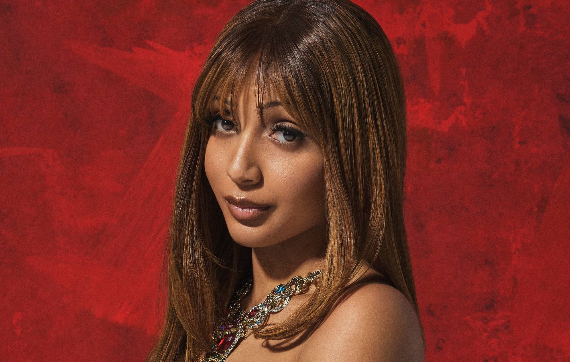 Watch PinkPantheress cover Charli XCX’s ‘Apple’ on Radio 1 Live Lounge