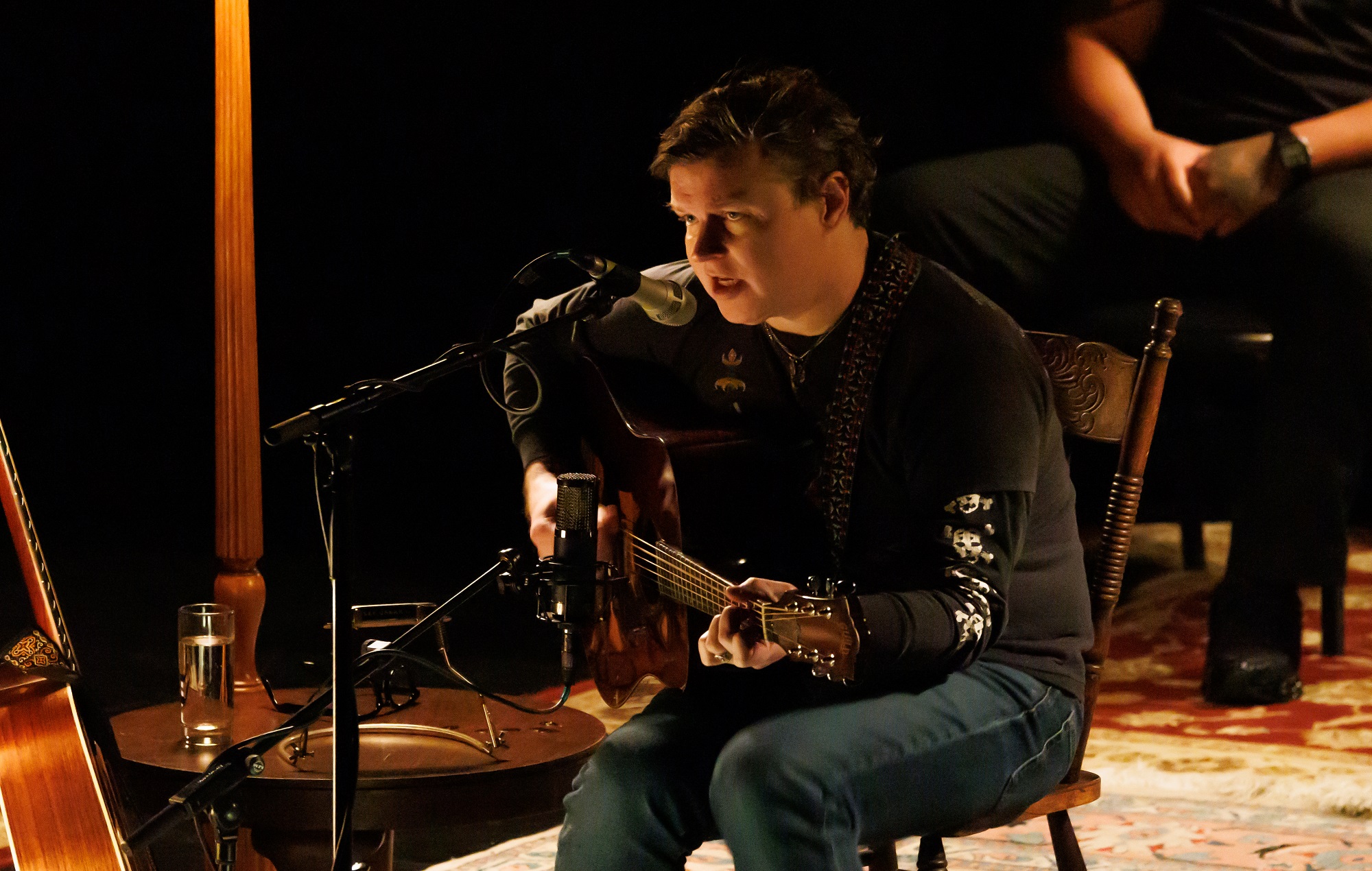 Ryan Adams issues statement and apology to fans after calling Australia “worst country ever to play” after on-stage meltdown and saying he’s done with international touring