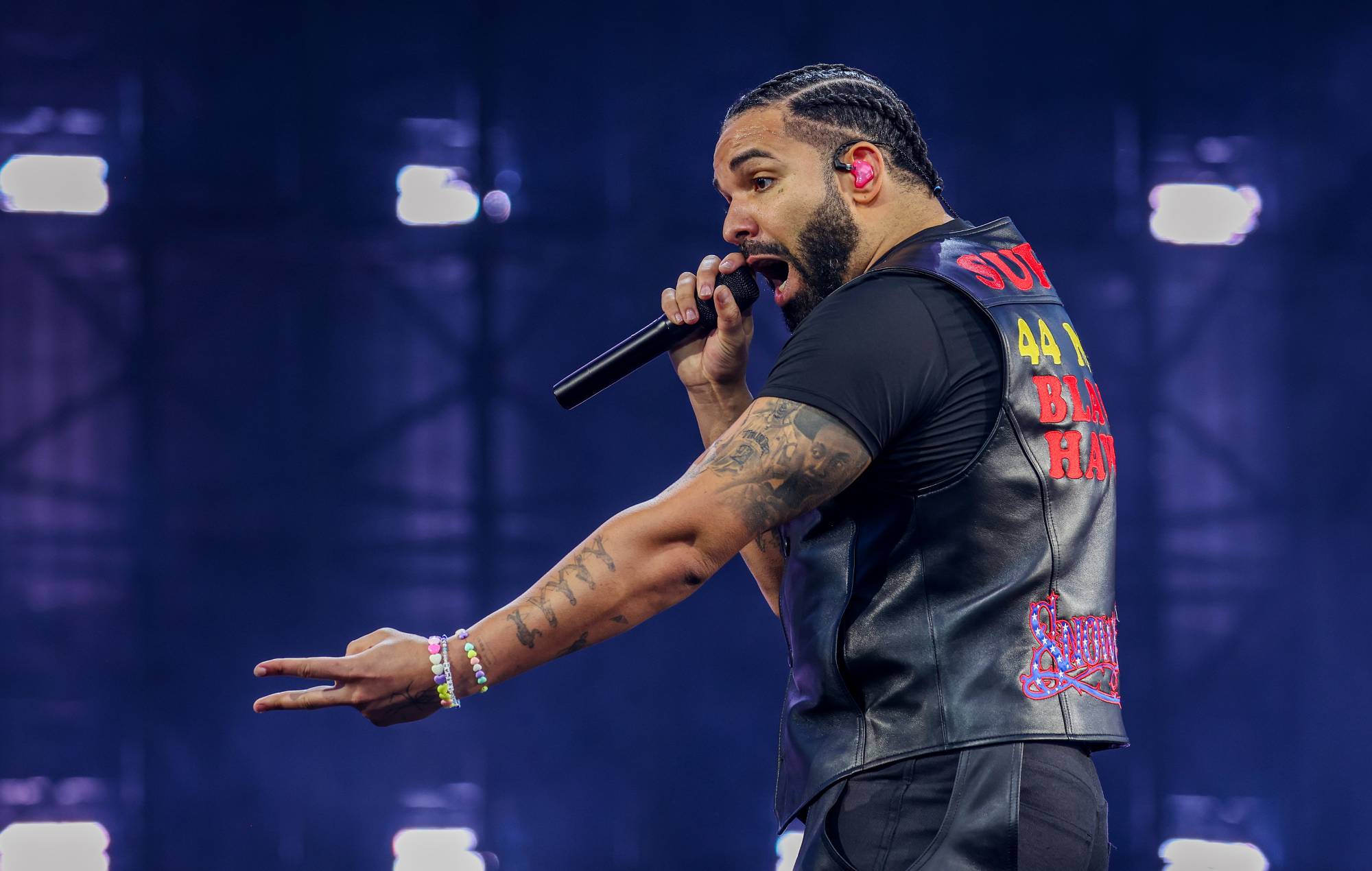 Drake and Adin Ross sued over “deceptive” gambling streams