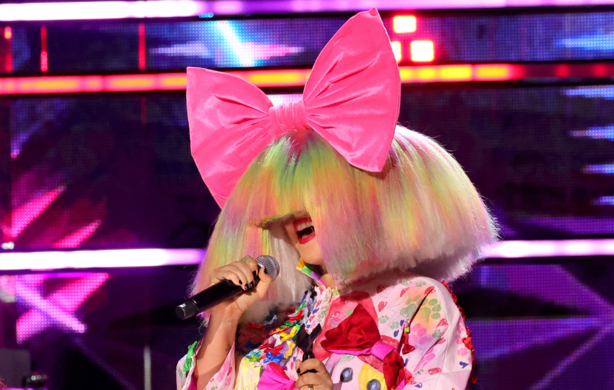 Sia’s estranged husband dubs her “unfit” to raise their son, she hits back with “weaponising” substance abuse claims