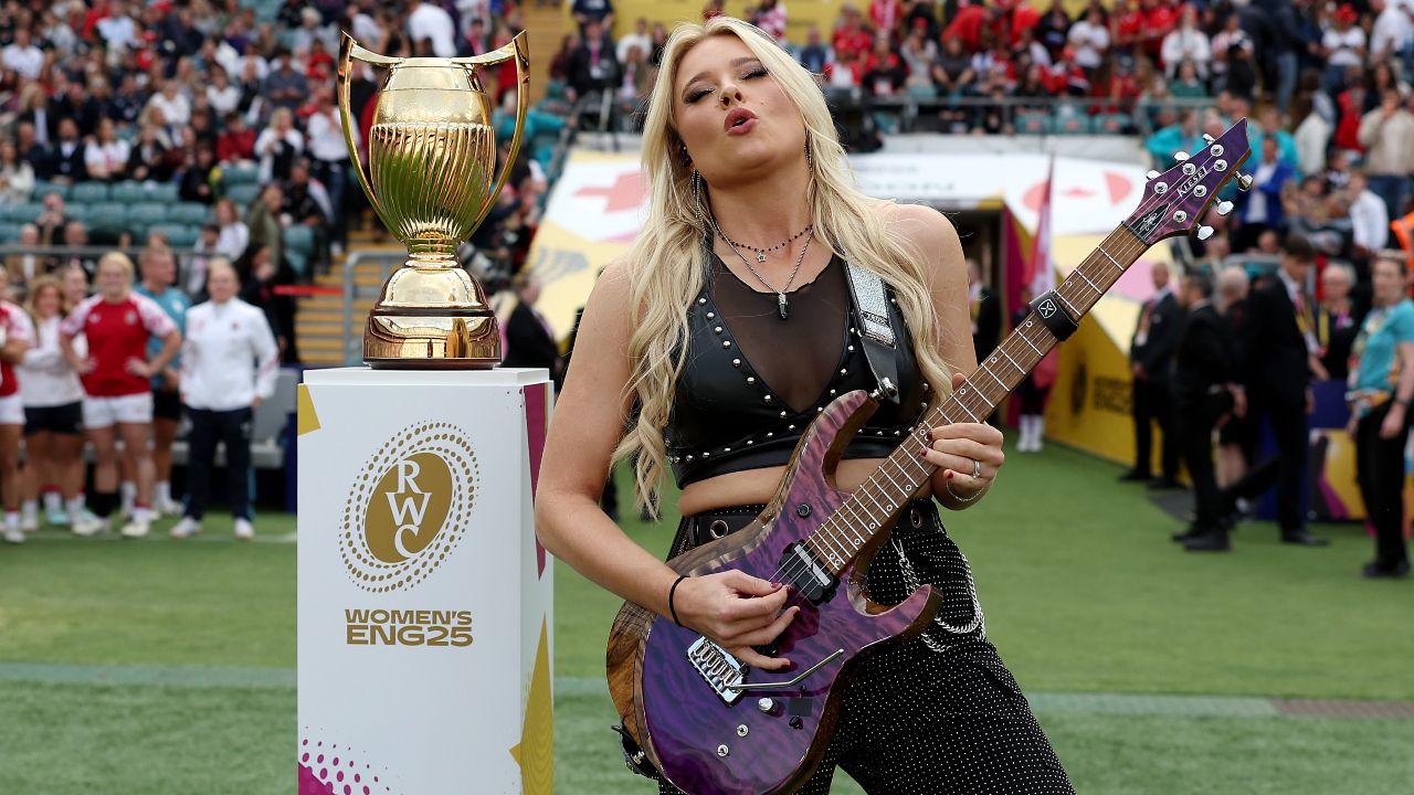Watch guitar virtuoso Sophie Lloyd shred a wild medley, featuring Bon Jovi and Black Eyed Peas snippets, at last weekend’s Women’s Rugby World Cup final