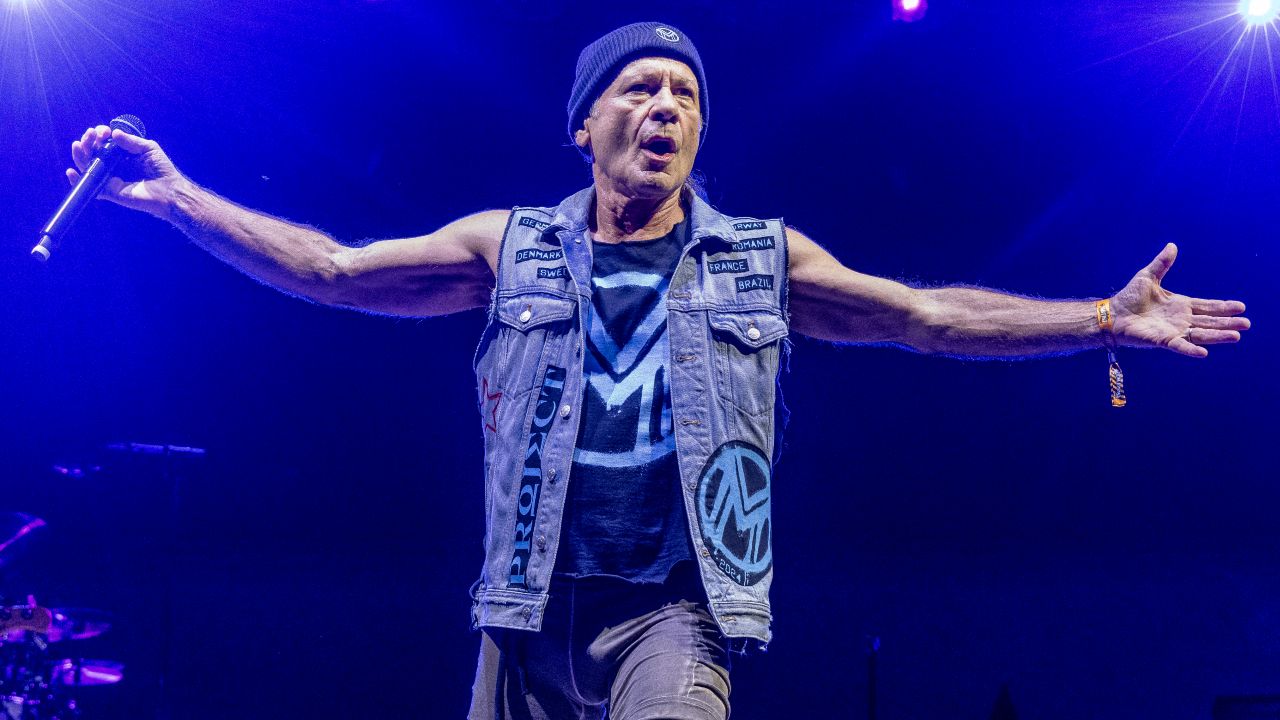 “For the whole of this tour, we haven’t played this song”: Bruce Dickinson’s solo band performed another classic Iron Maiden track at the end of their North American tour last week