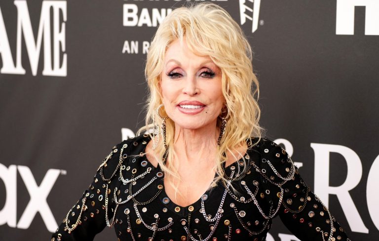 Freida Parton asks fans for “prayers” as sister Dolly faces “health challenges”