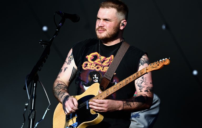 White House slams Zach Bryan for anti-ICE song: “A majority of Americans disagree with him”