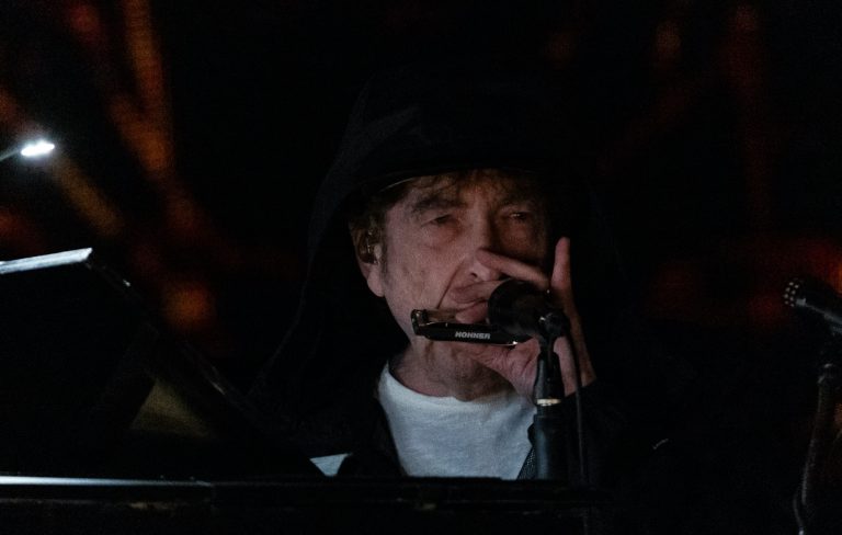 Bob Dylan receives honorary doctorate from Berklee College Of Music: “What a pleasant surprise”