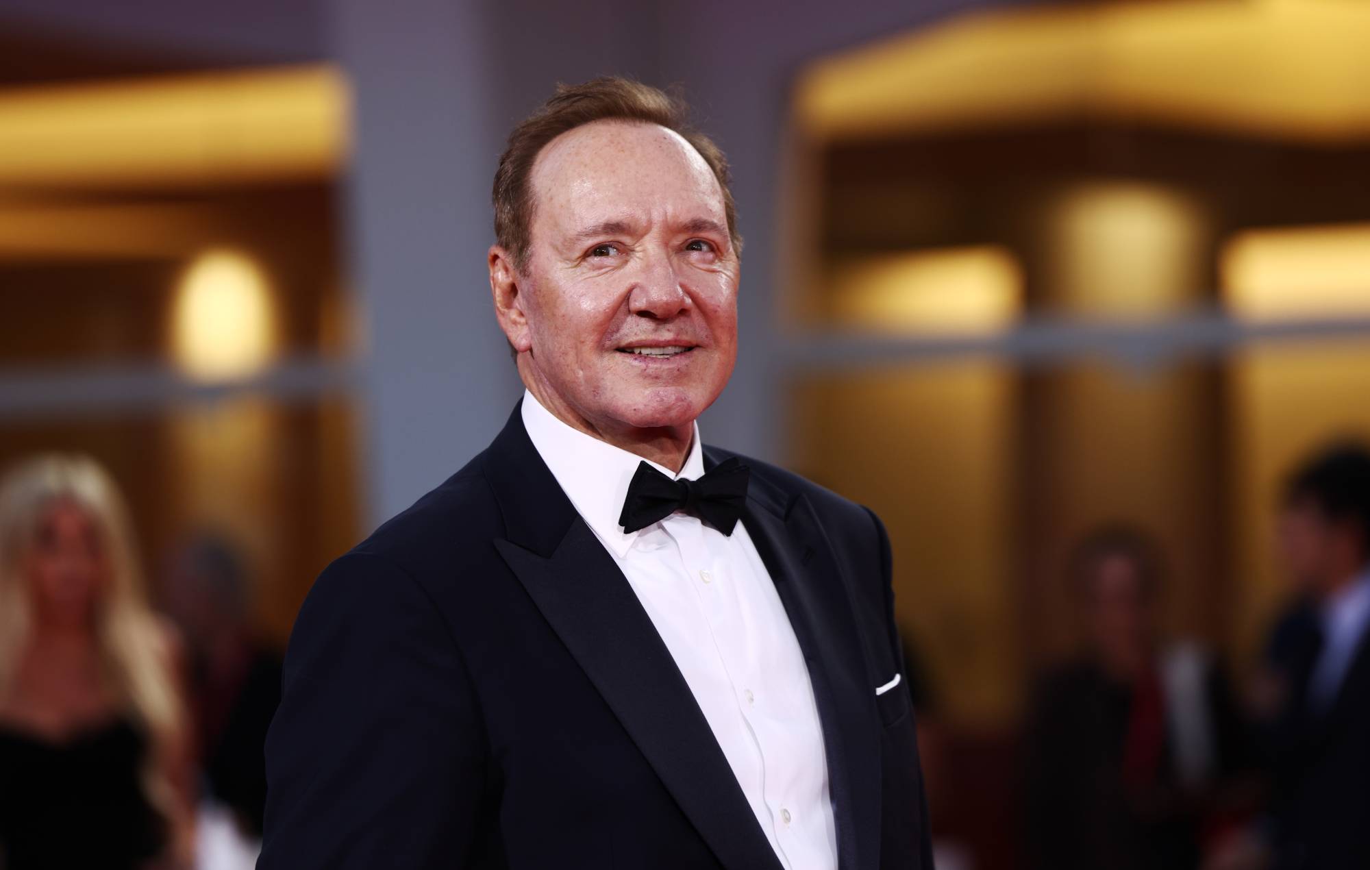 Kevin Spacey clarifies he’s not actually homeless: “I’ve been working nearly non-stop this year”