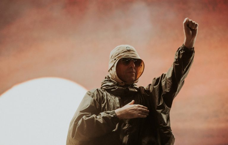 Oasis pay tribute to Diego Maradona during ‘Live Forever’ in Argentina