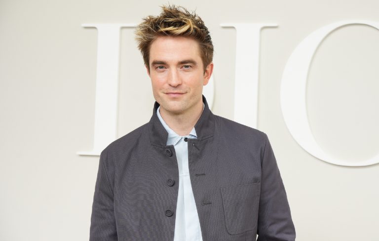 Robert Pattinson gets asked about ‘Twilight’ every day: “It’s just mind-blowing to me”