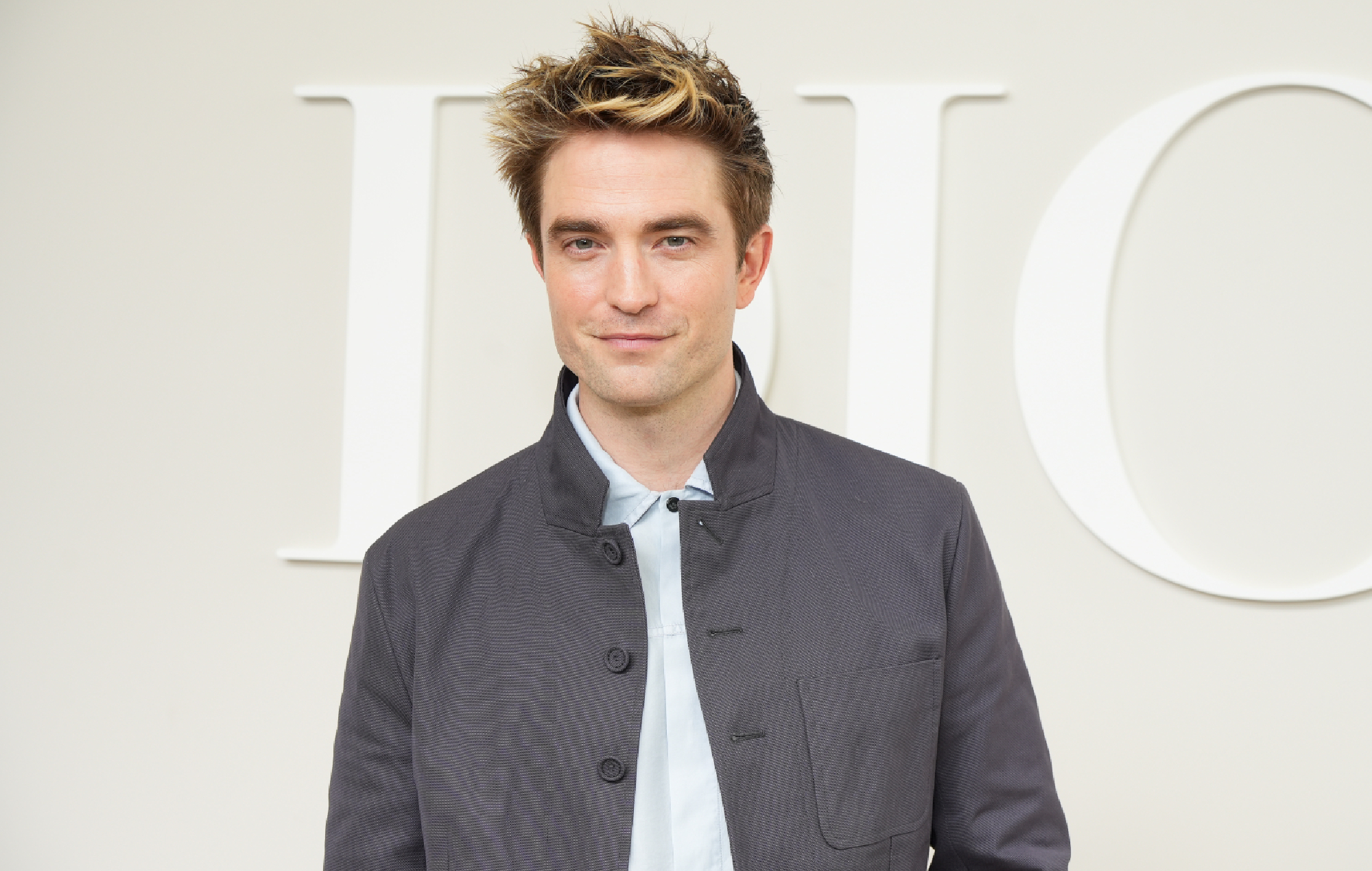 Robert Pattinson gets asked about ‘Twilight’ every day: “It’s just mind-blowing to me”