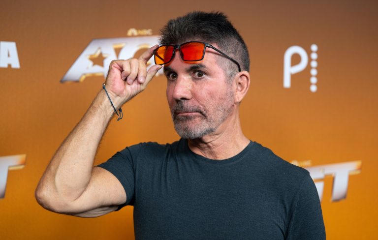 Simon Cowell says he is “not a fan of Bob Dylan”