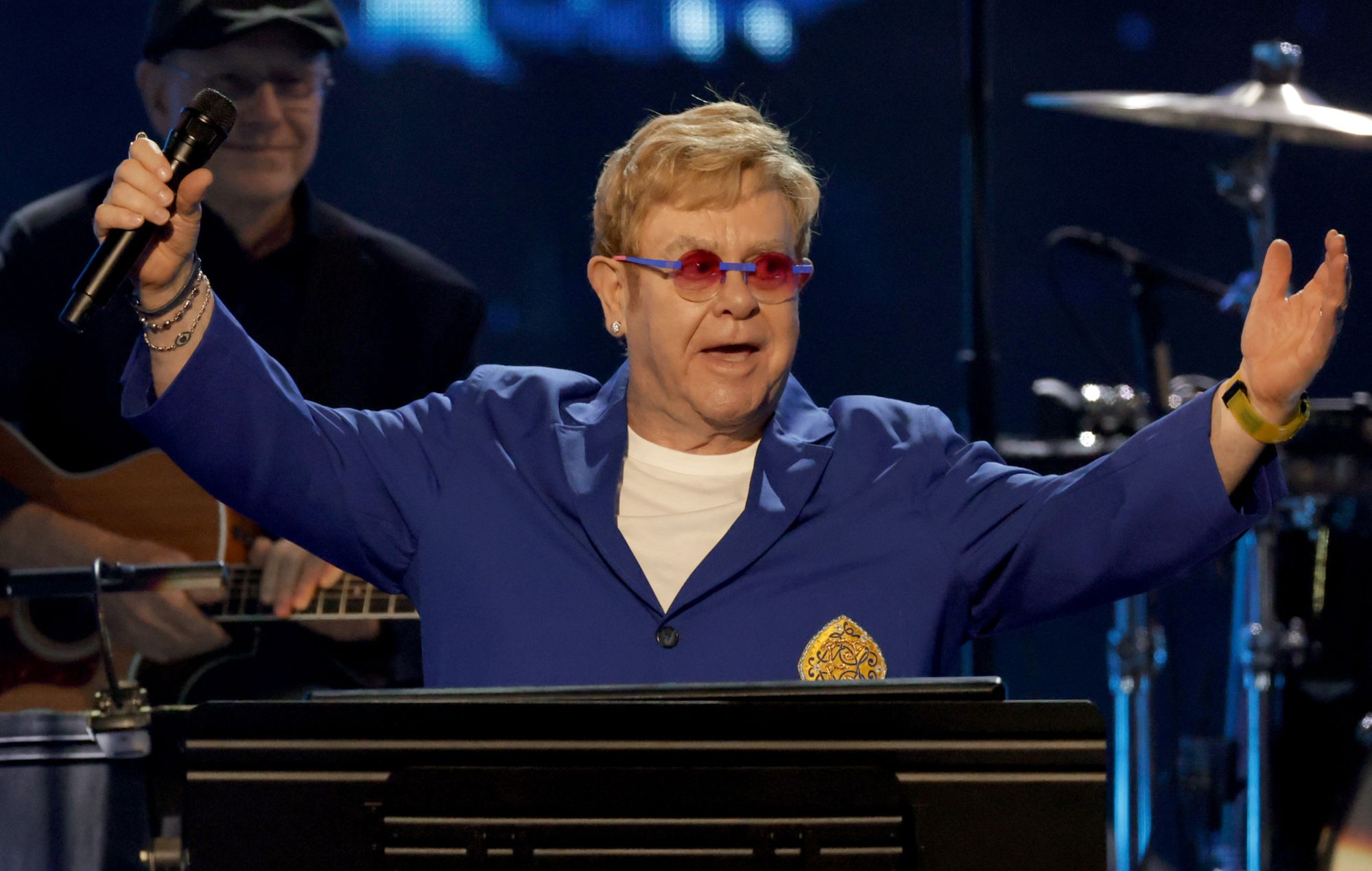 Elton John on health issues: “I am devastated – I can’t see anything”