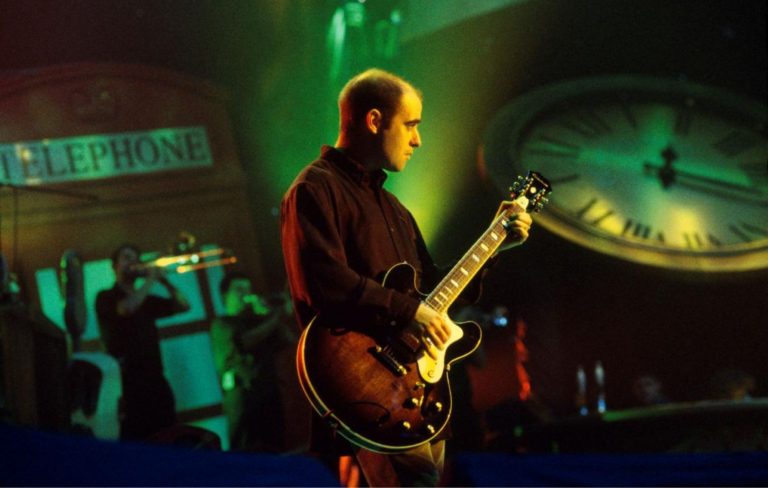 Bonehead: “I’m still playing my original 1984 guitar on the Oasis 2025 tour”