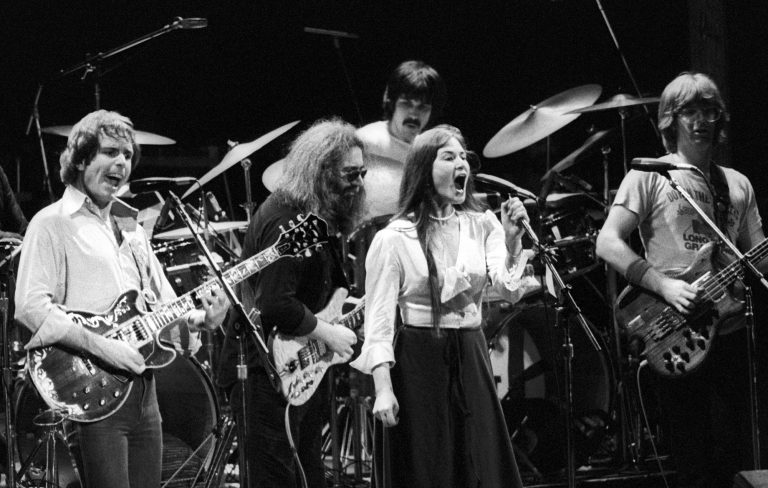 The Grateful Dead pay tribute to former singer Donna Jean Godchaux, who has died