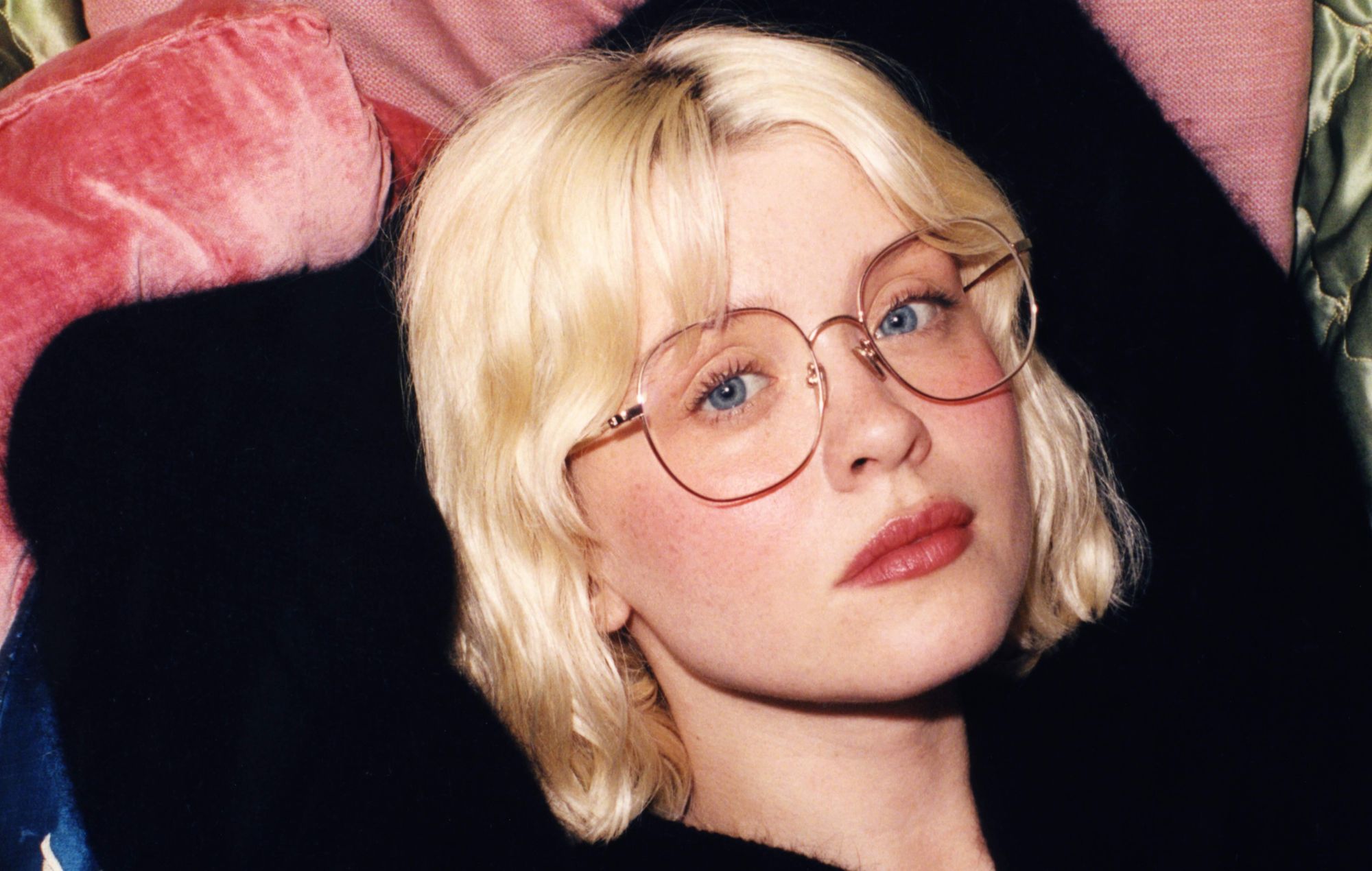 Maisie Peters teams up with Marcus Mumford on new single ‘Say My Name In Your Sleep’: “A song about both haunting and being haunted”