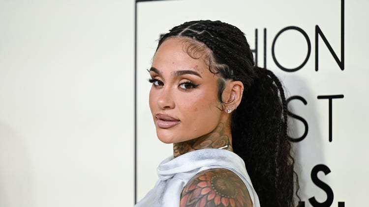 Kehlani Brings “Nini’s Fluff & Fold” To “Jimmy Kimmel Live!” For Breathtaking “Folded” Performance