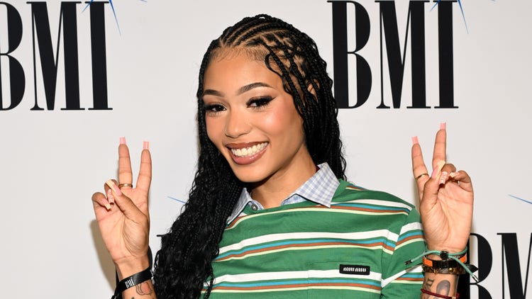 Coi Leray Hosts Her First Annual Turkey Drive In New Jersey: “You Gotta Give Back”