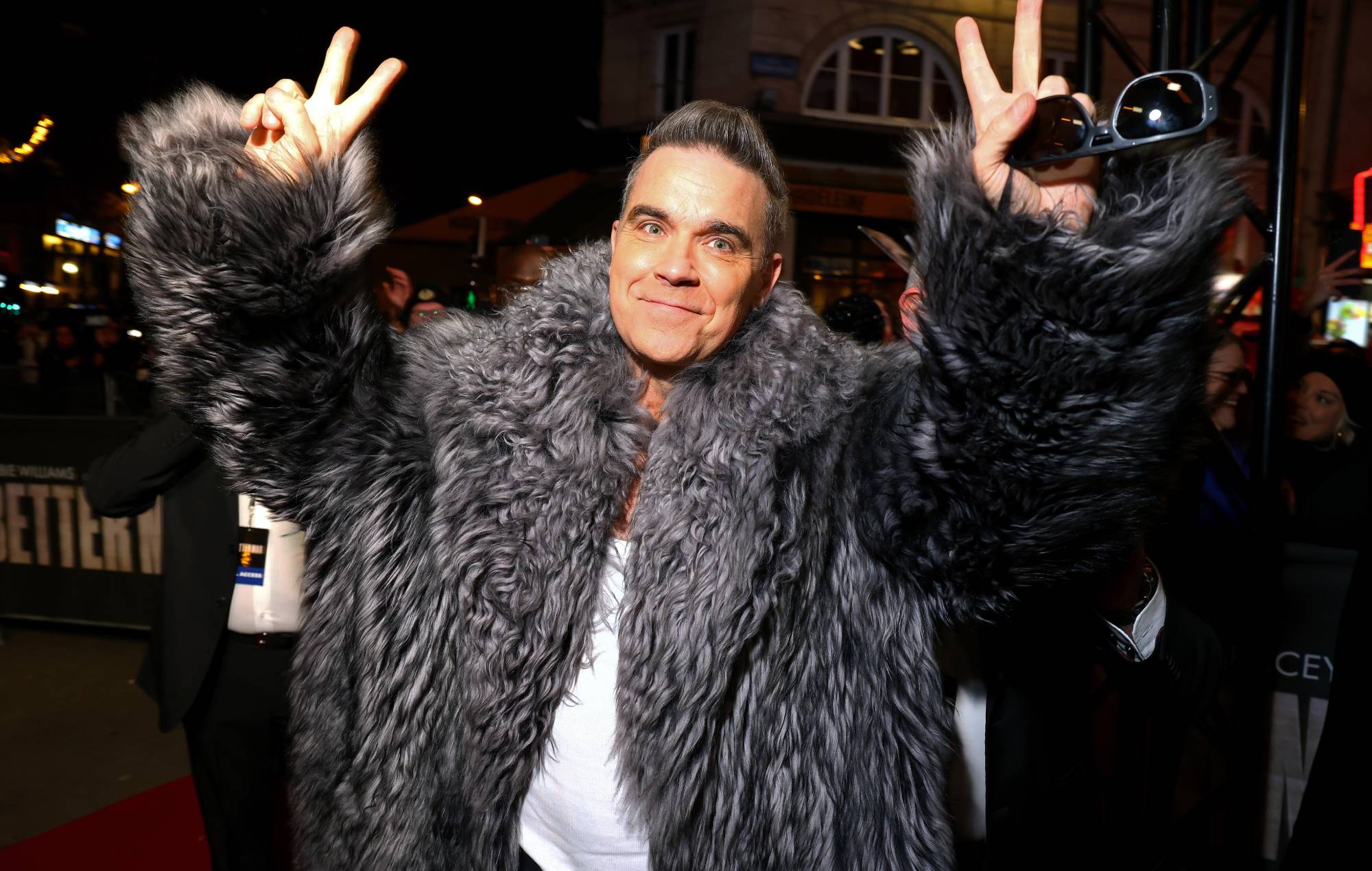 Robbie Williams investigates who the “hardest” boybands and members are