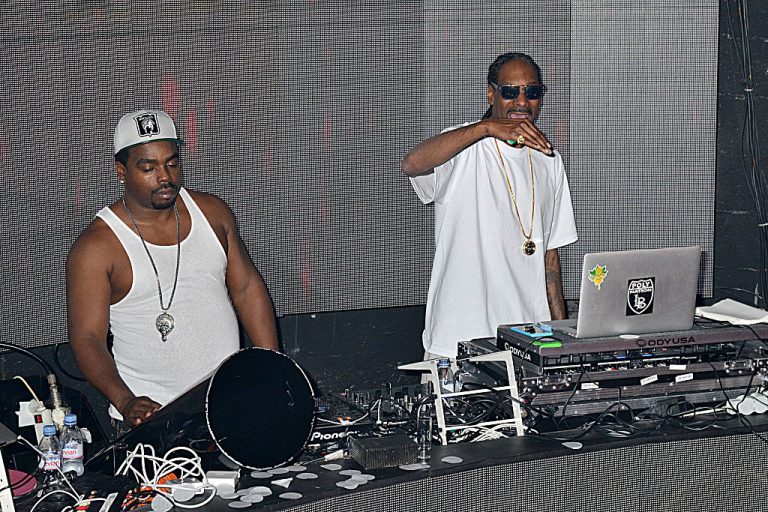 Daz Dillinger Calls Snoop Dogg “BBITCH” Amid Legal Fight