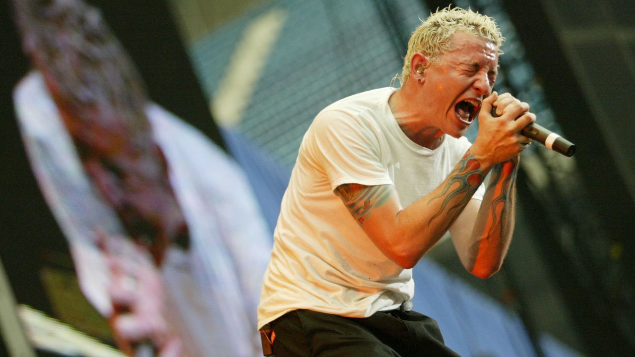 “I’d have to stop, gather myself, get through two lines, start crying, leave the room, come back in”: When Linkin Park exposed a different side of themselves with Breaking The Habit