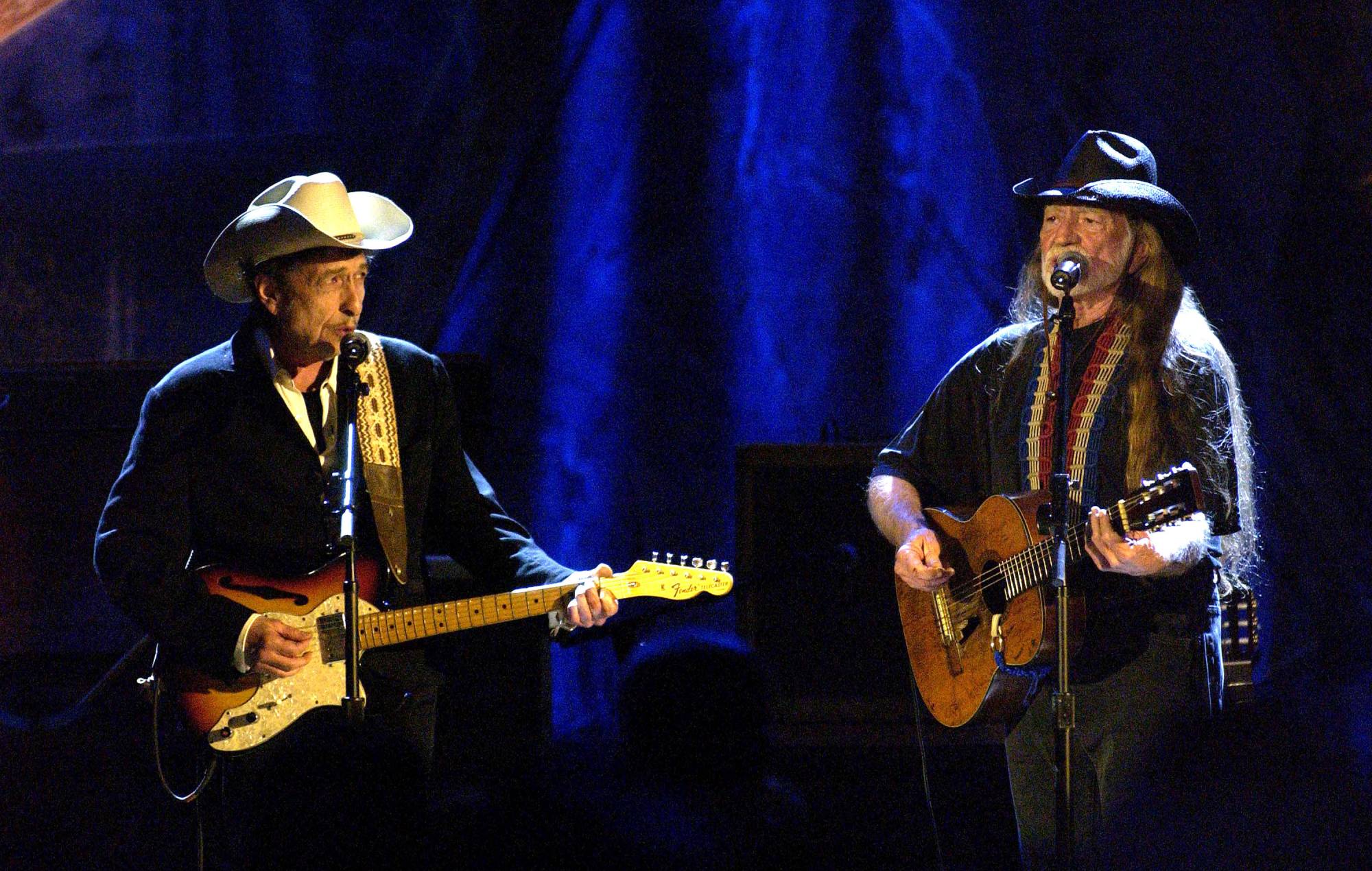 Bob Dylan attempts to describe “ancient Viking soul” Willie Nelson: “How would you define the indefinable?”