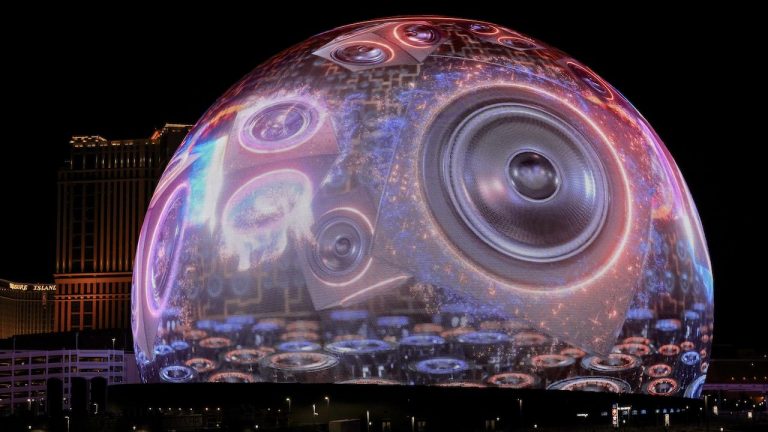 “The goal is to make it feel really nostalgic, like people are back in time.” Reunited rock legends promise fans “awesome” experience at upcoming Las Vegas residency