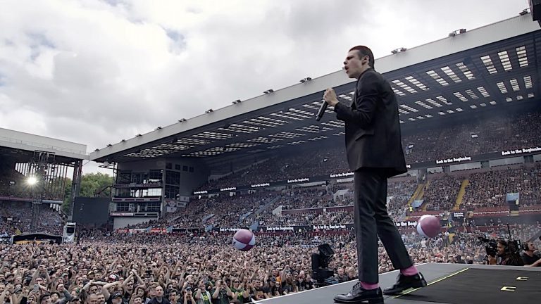“25,000 of them didn’t have a clue who I was. 15,000 of them thought I was a poser.” Yungblud looks back on his life-changing “David and Goliath” moment at Black Sabbath’s final show