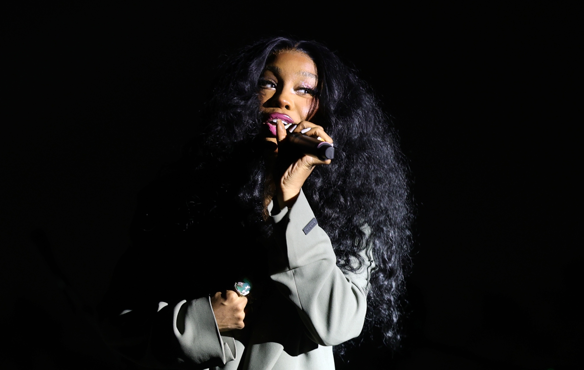 SZA hits out at Donald Trump for “rage baiting” artists for “free promo”