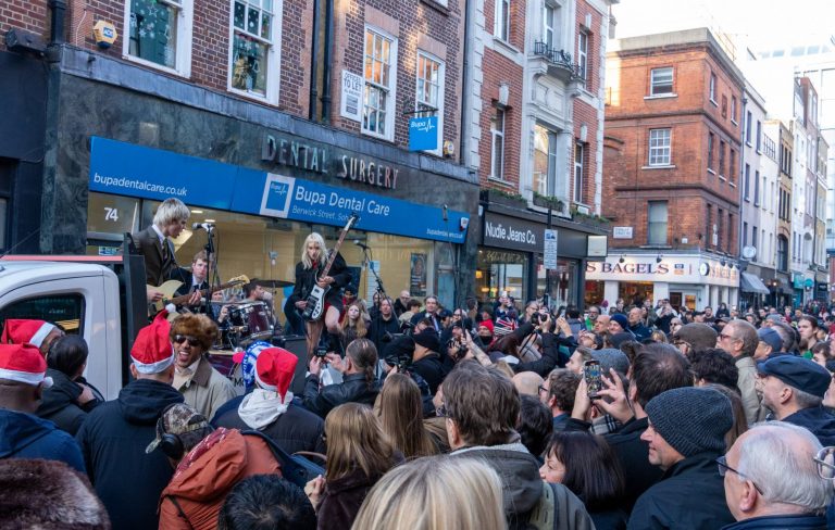 Watch The Molotovs shut down ‘Oasis street’ in Soho with Christmas guerrilla gig for The Big Issue