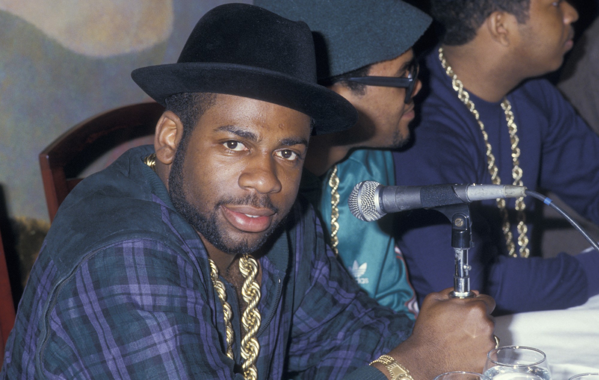 Judge overturns murder conviction in killing of Run-DMC’s Jam Master Jay
